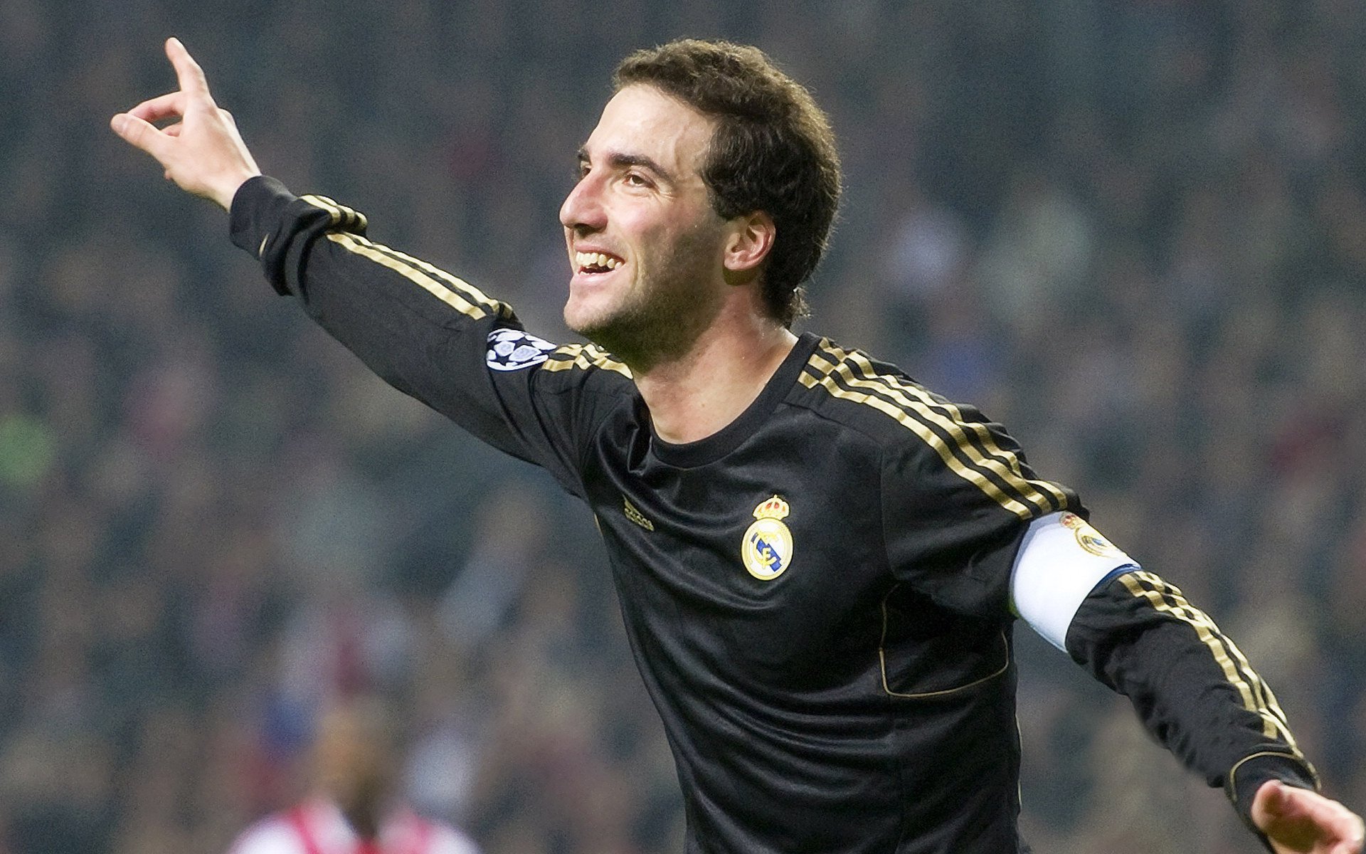 全球女队足球团结一心向冠军进发，女子足球队排名